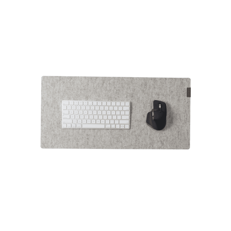 Schreibtischunterlage aus Filz & Cork - Medium #farbe_grau